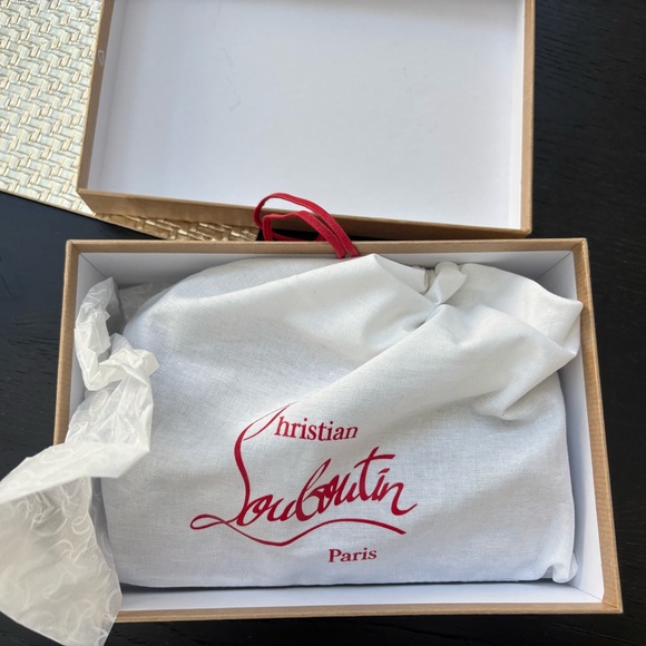 Christian Louboutin Paloma Black Chain Wallet $1590 - Picture 5 of 12